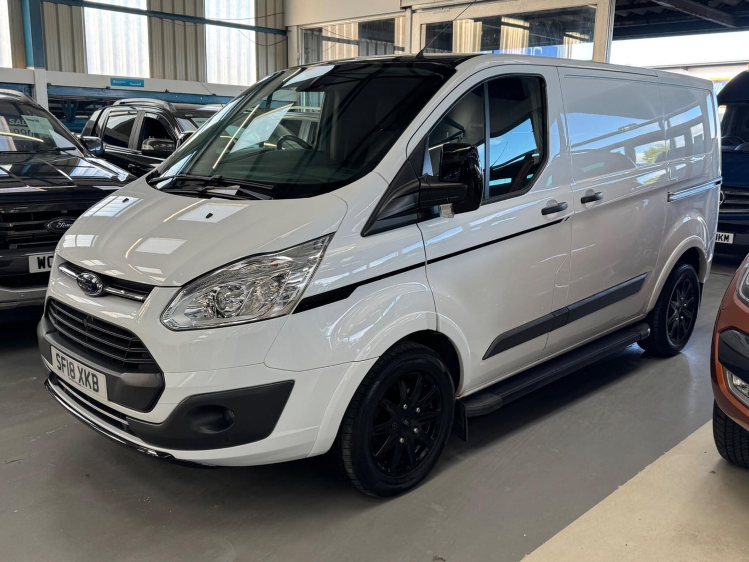 [ berth ]Ford Transit Custom