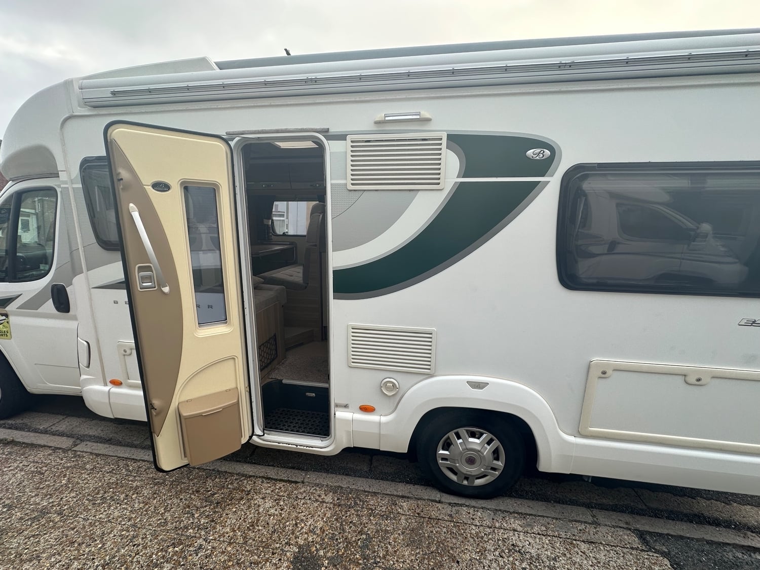 Bessacarr E564 2012 - Motorhomes & Caravans in Gosport