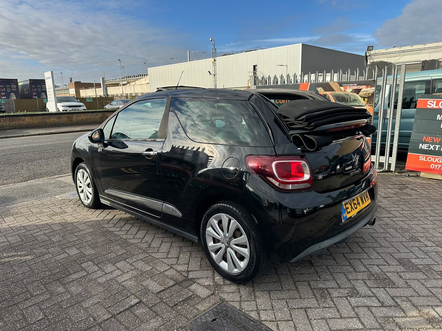 [ berth ]Citroen DS3 Cabrio