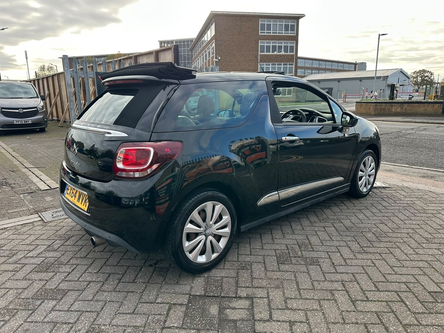 Citroen DS3 Cabrio 2014 - Cars in Slough