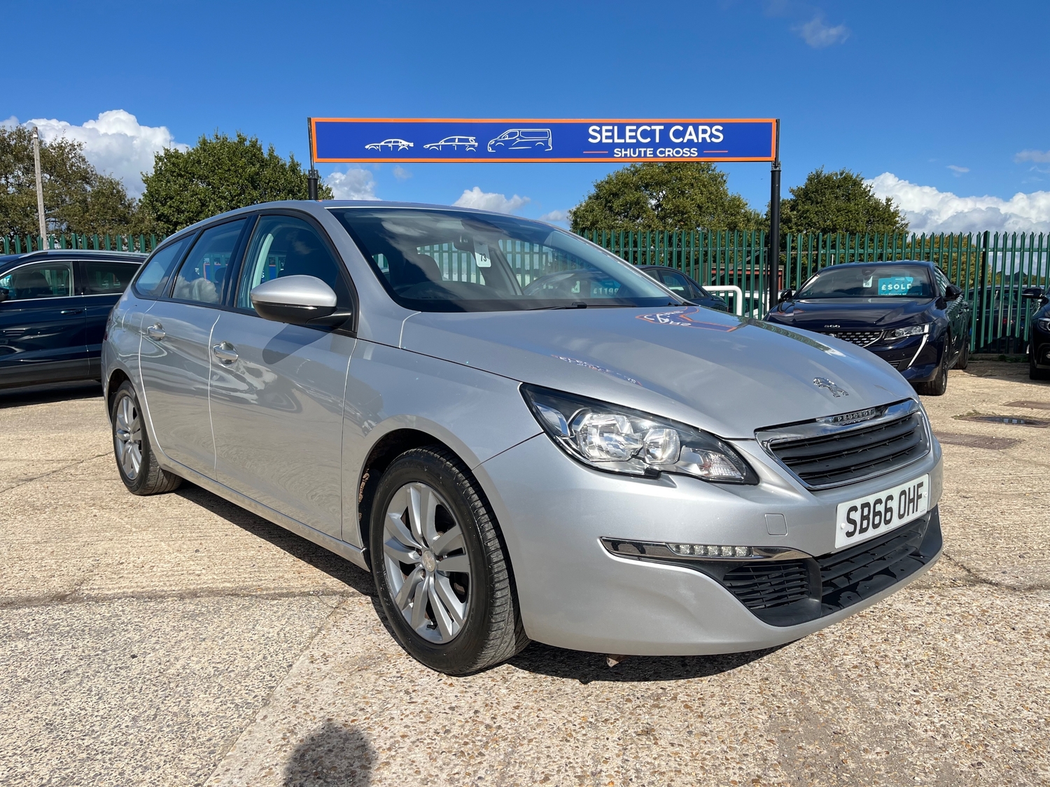 [ berth ]Peugeot 308 SW