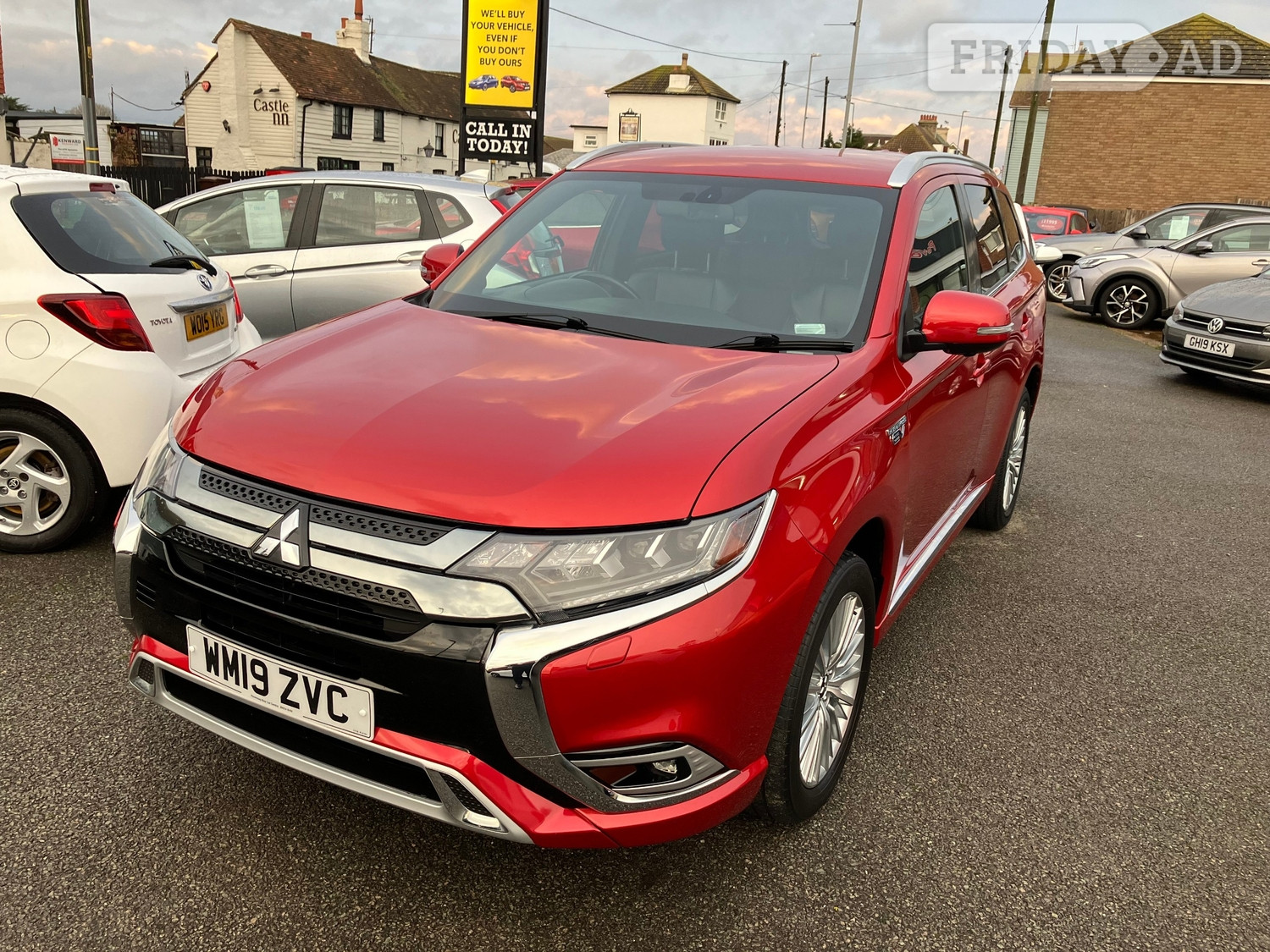 Mitsubishi Outlander 2019 - Cars
