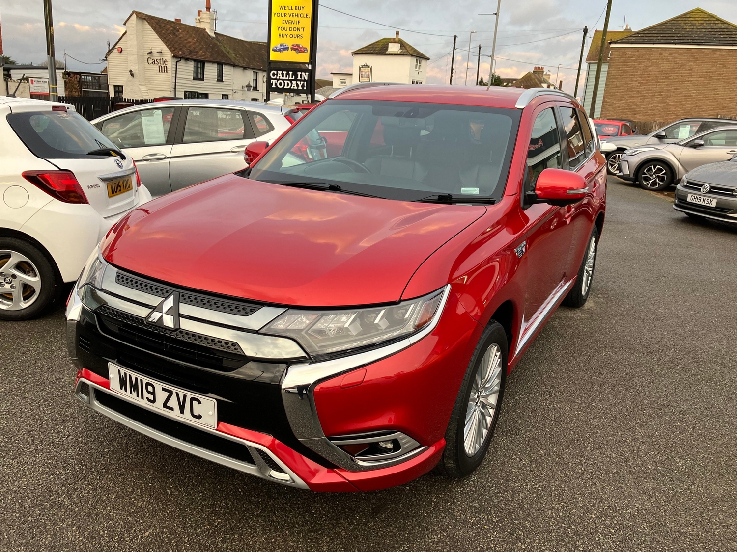 Mitsubishi Outlander 2019 - Cars