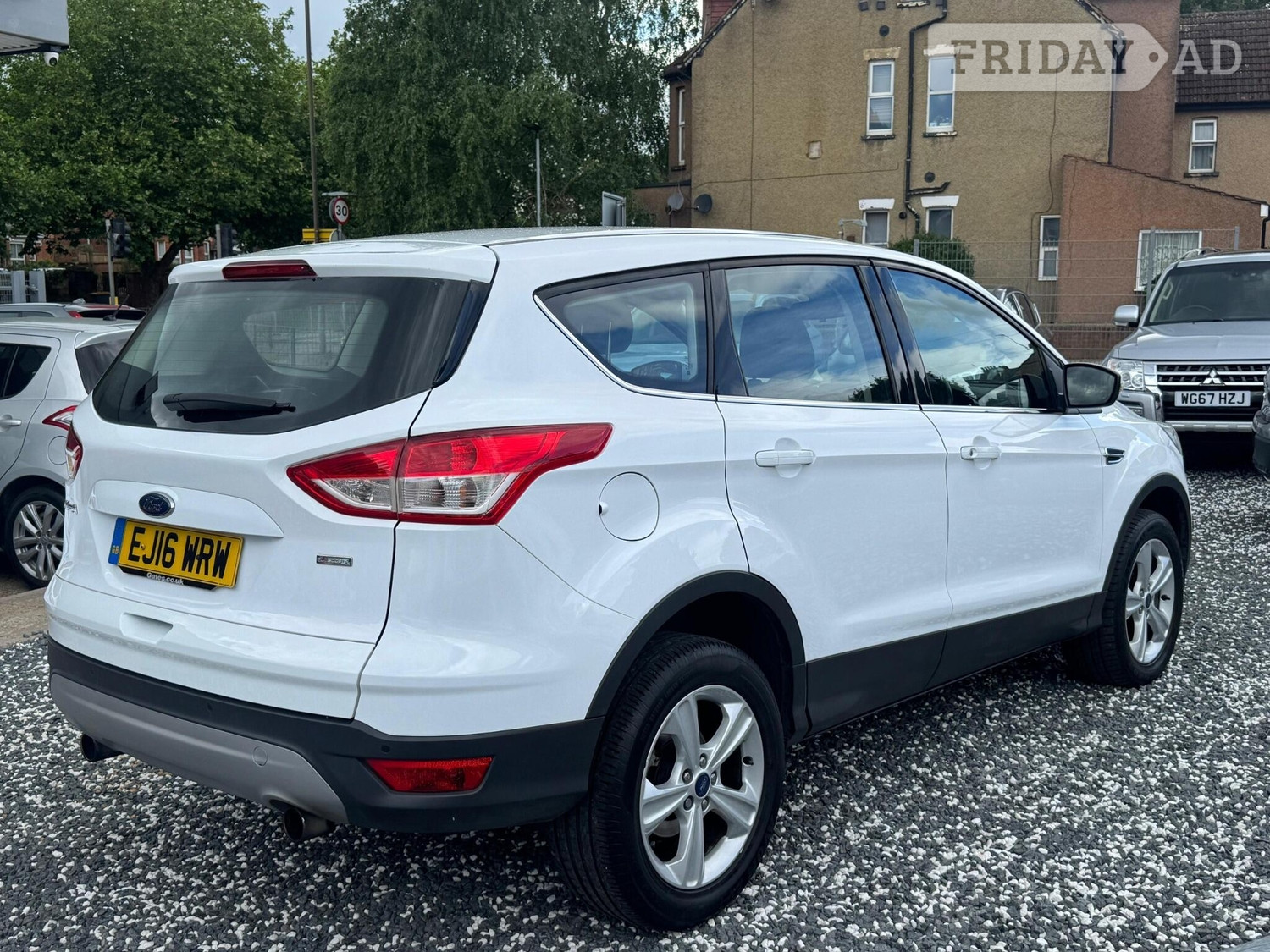 [ berth ]Ford Kuga