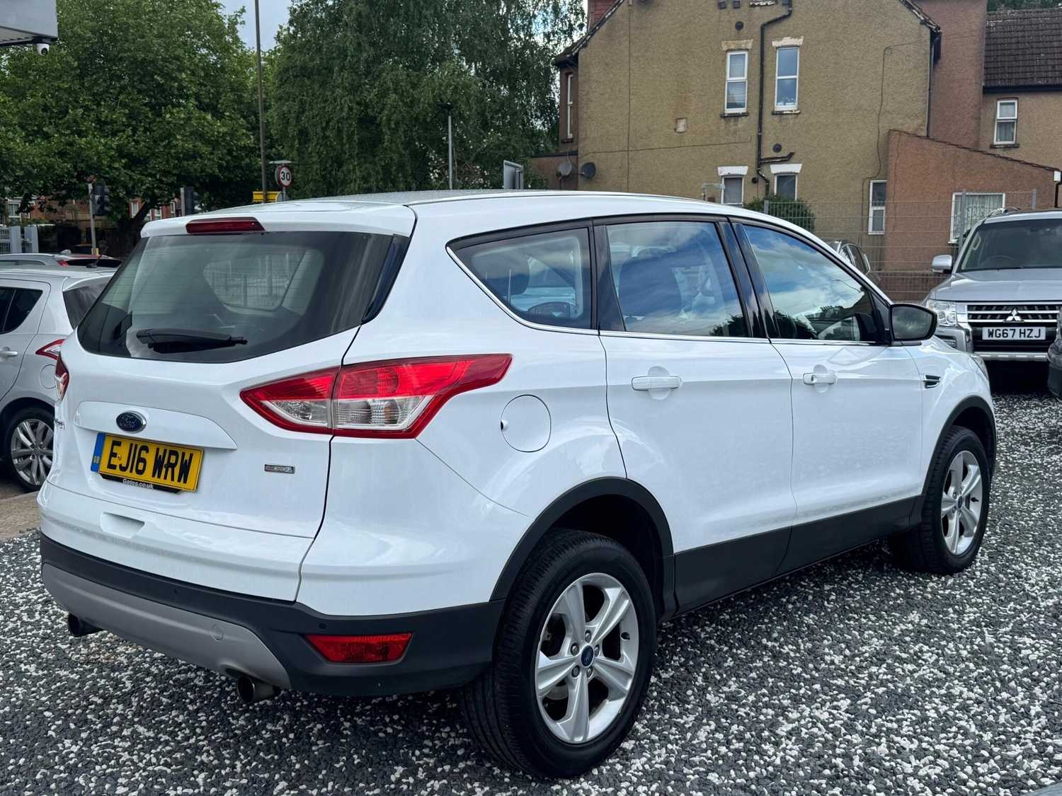 [ berth ]Ford Kuga