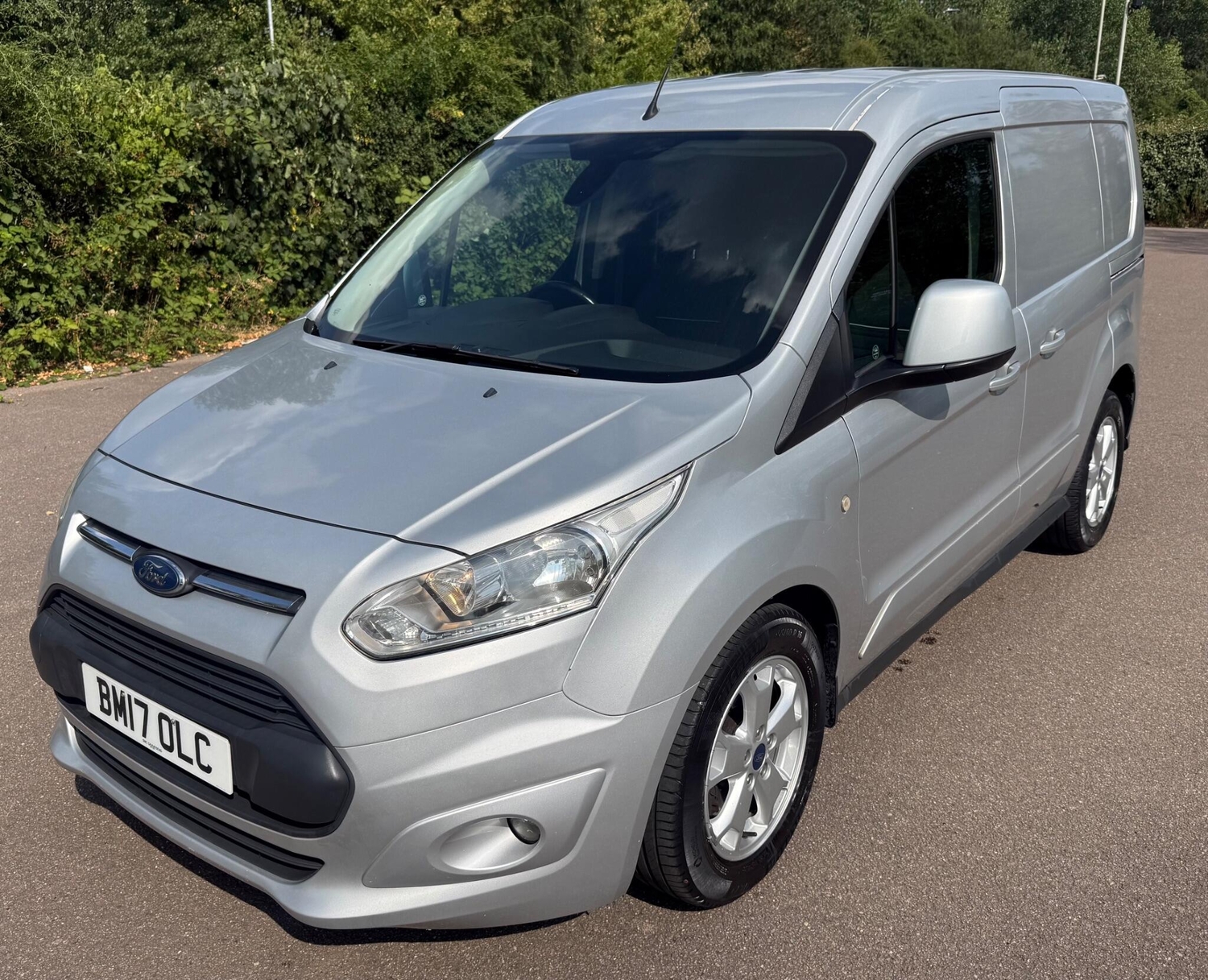 [ berth ]Ford Transit Connect