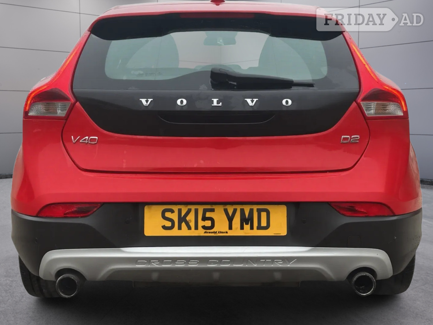 Volvo V40 2015 - Cars in Broxburn