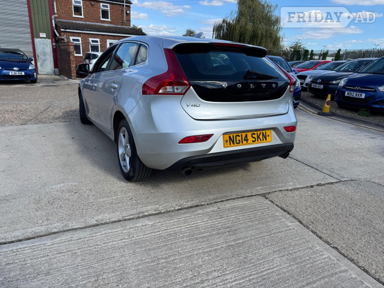 Volvo V40 2014 - Cars in Leighton Buzzard