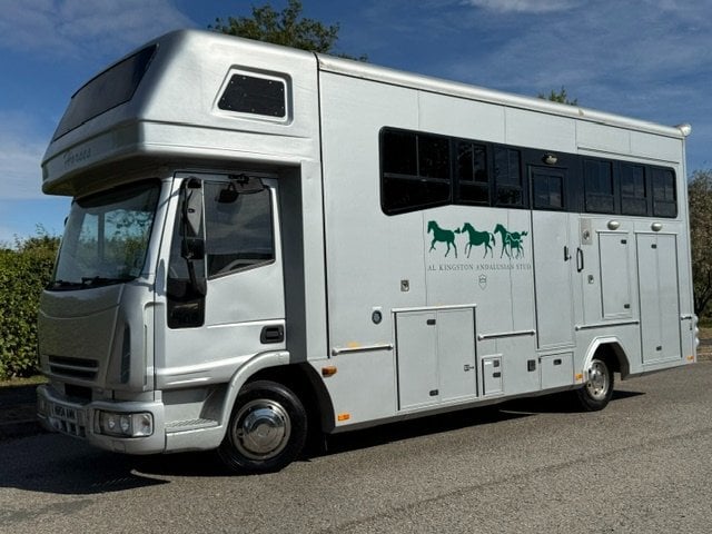 Equicruiser Coach build Iveco Eurocargo 75E17 Horsebox in Banbury
