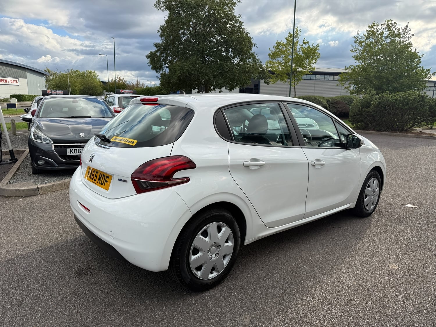 Peugeot 208 2016 - Cars