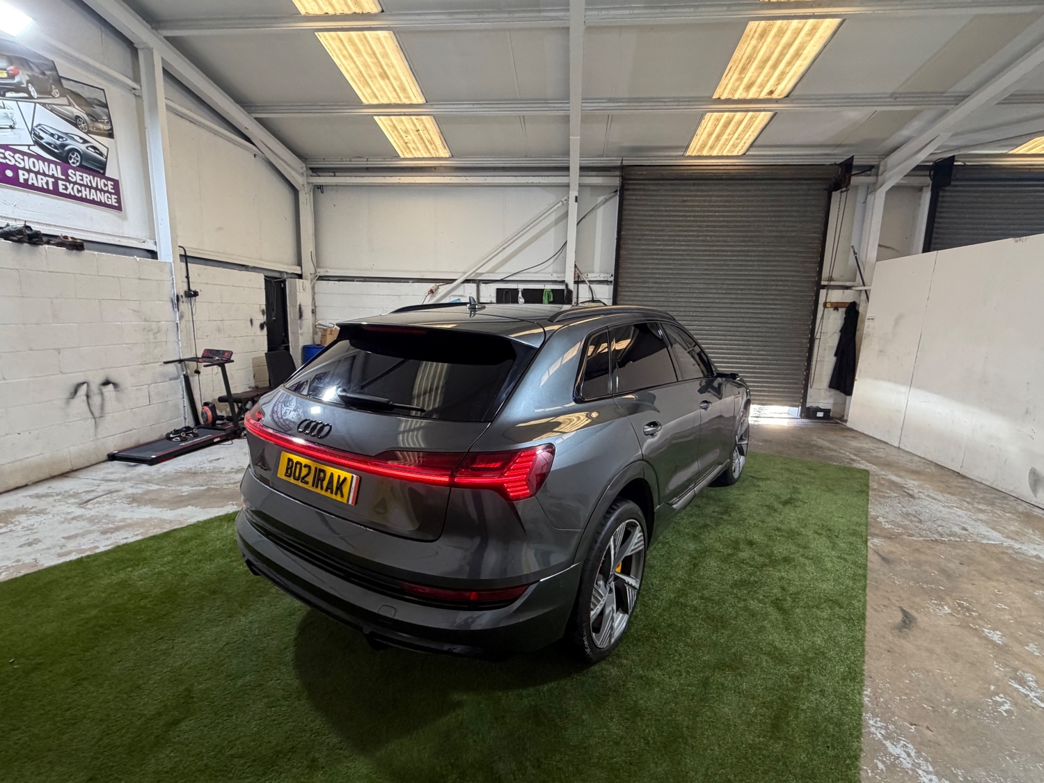 [ berth ]Audi e-tron
