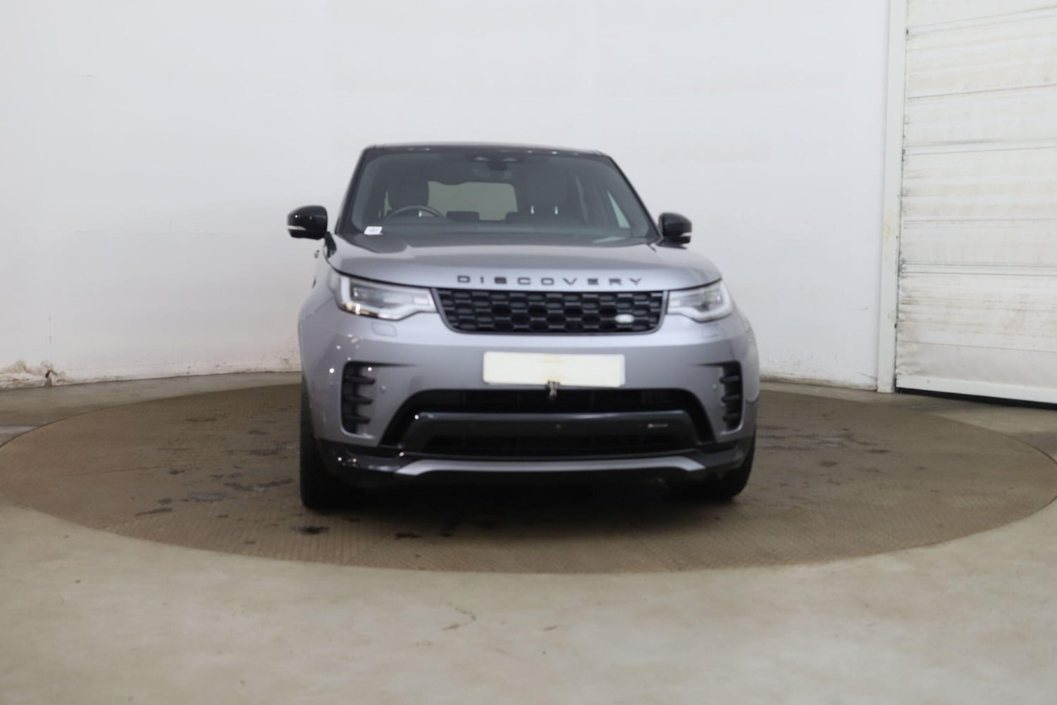 [ berth ]Land Rover Discovery