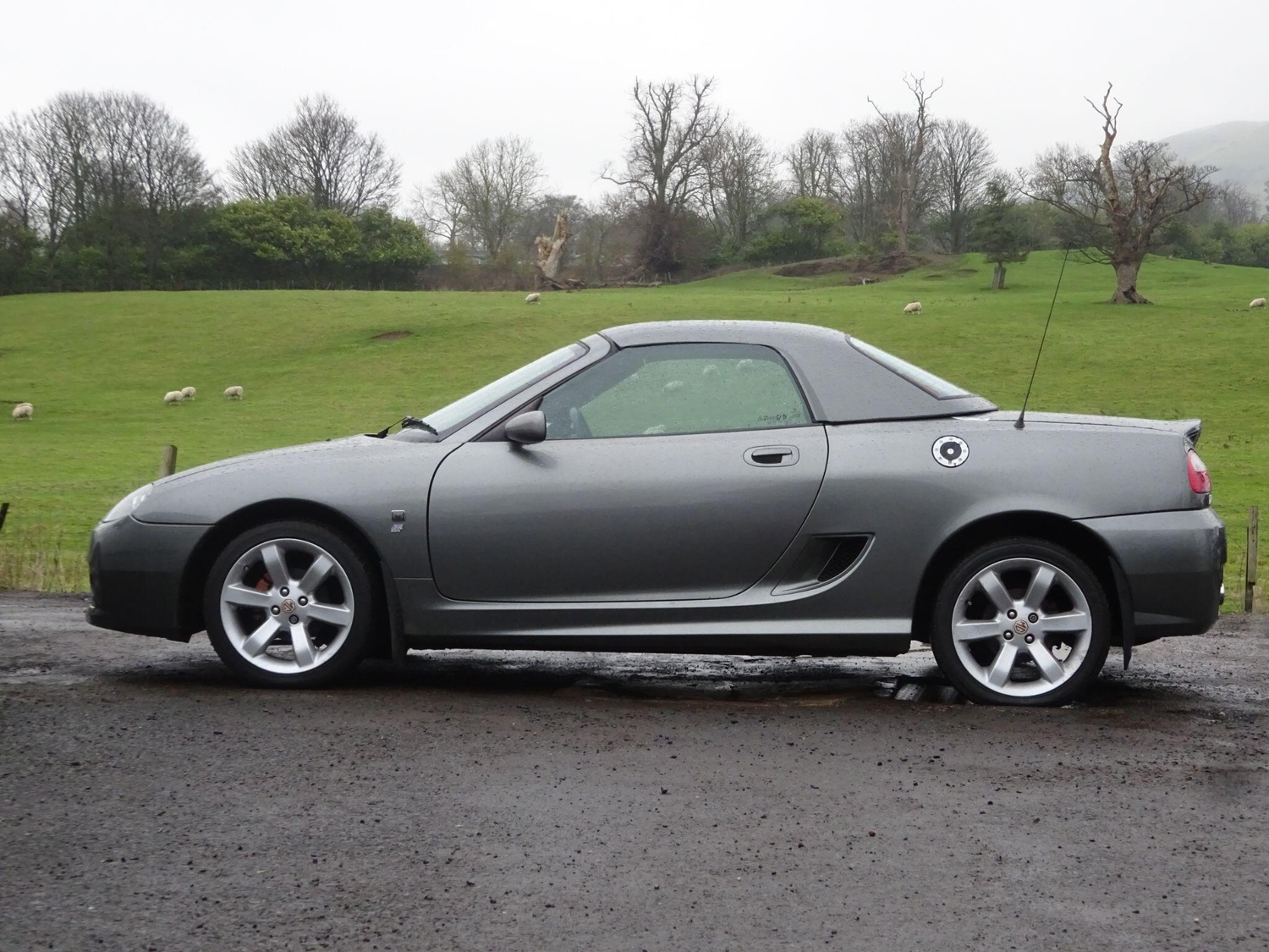 MG TF 2004 - Cars in Leven