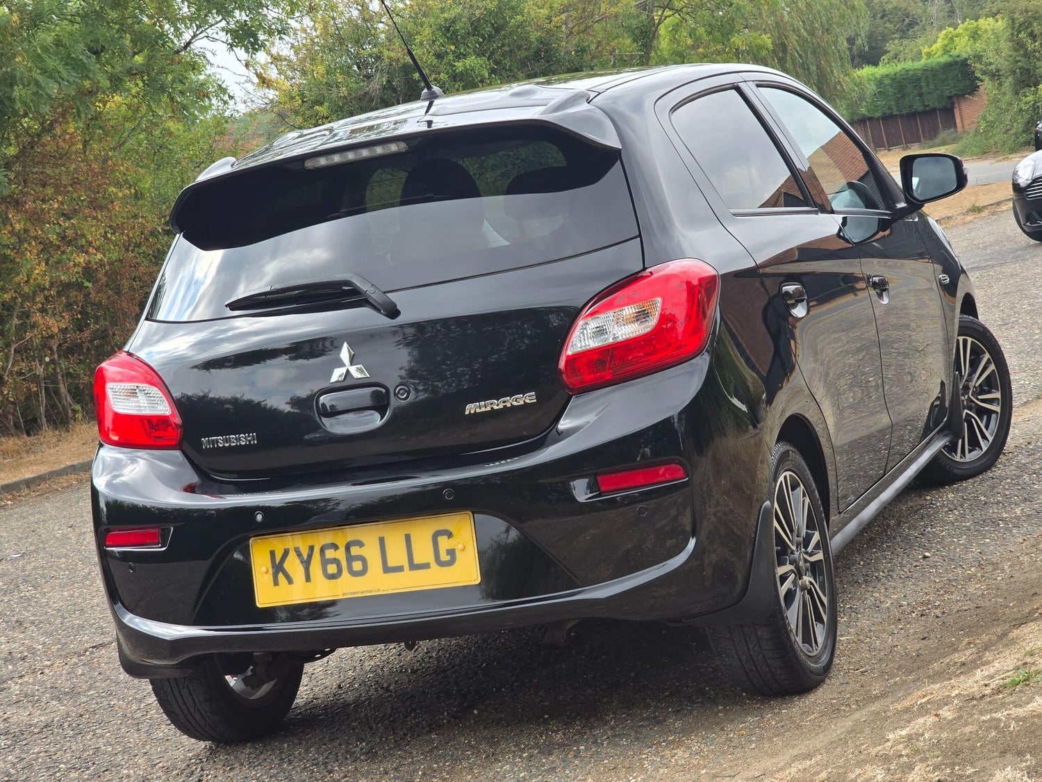 Mitsubishi Mirage 2016 - Cars in Ongar
