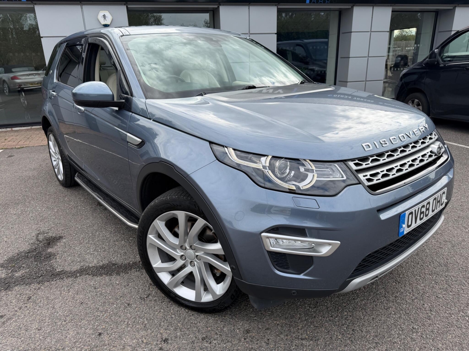 [ berth ]Land Rover Discovery Sport