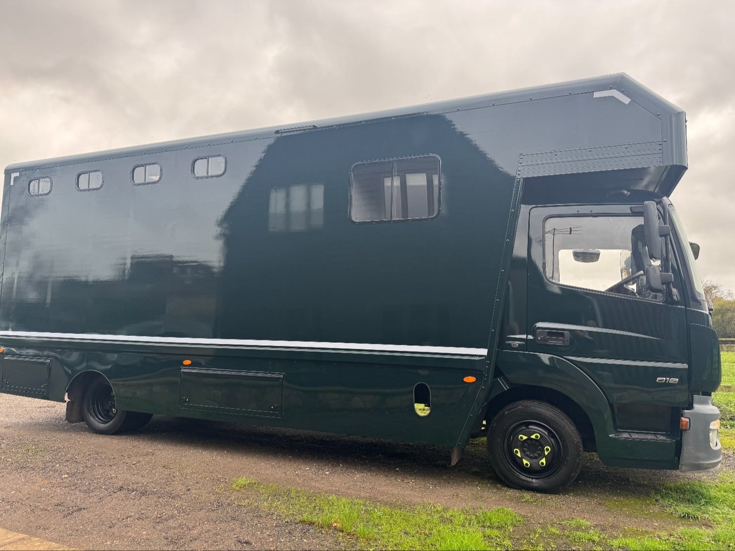 Prime 4 horse, rear ramp Mercedes-benz Horsebox - Trailers & Horseboxes