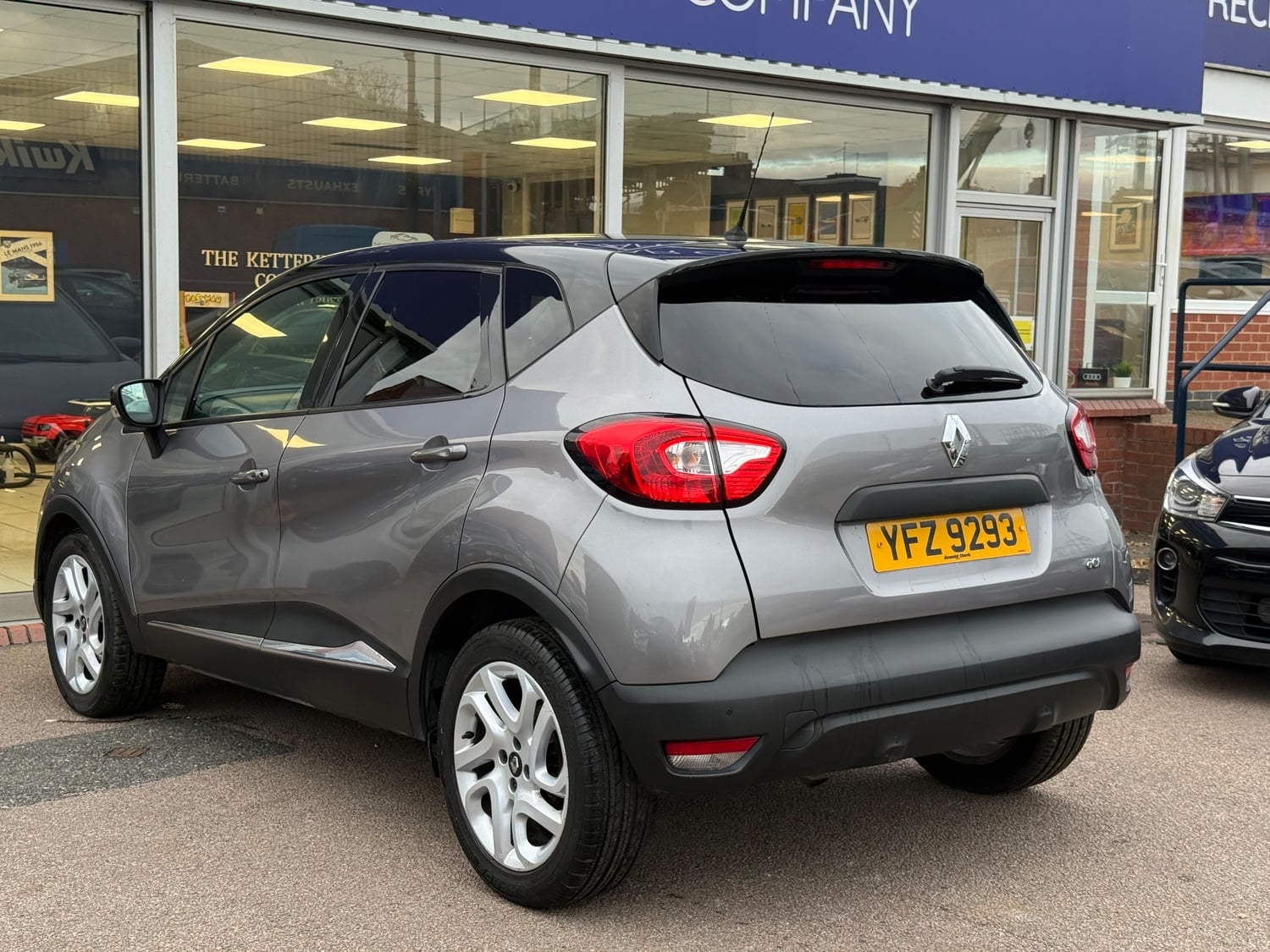 [ berth ]Renault Captur