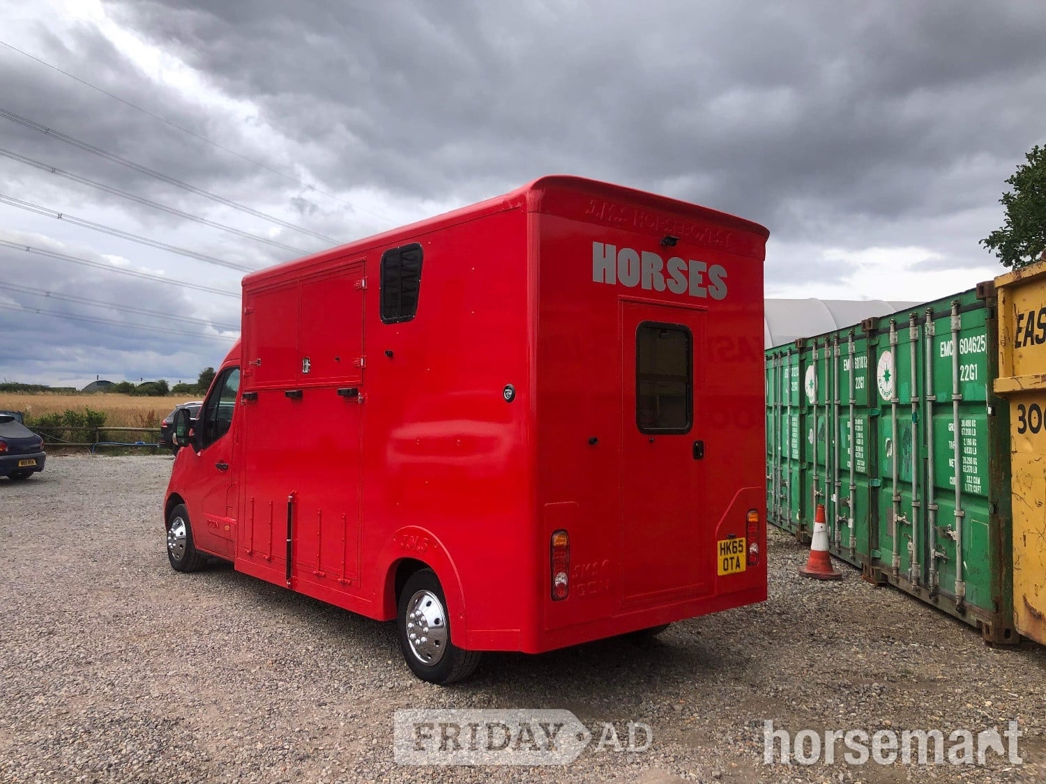 [ berth ]Jms horseboxes Icon stallion 