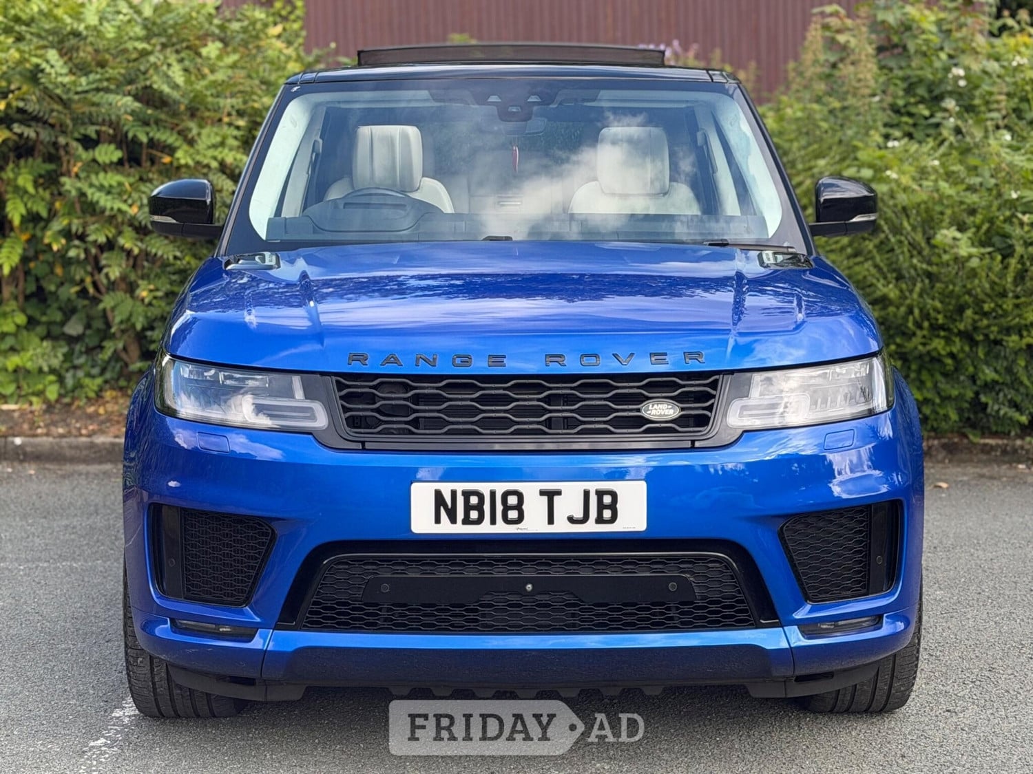 [ berth ]Land Rover Range Rover Sport