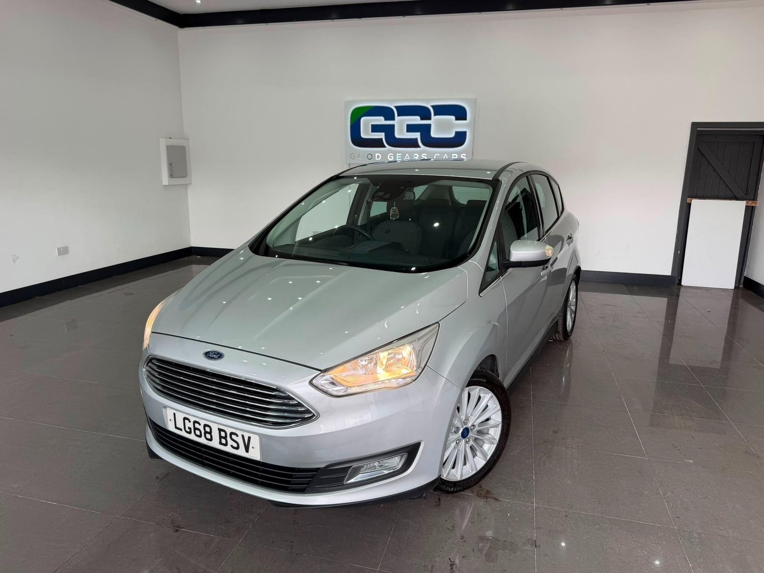 Ford C-MAX 2018 - Cars