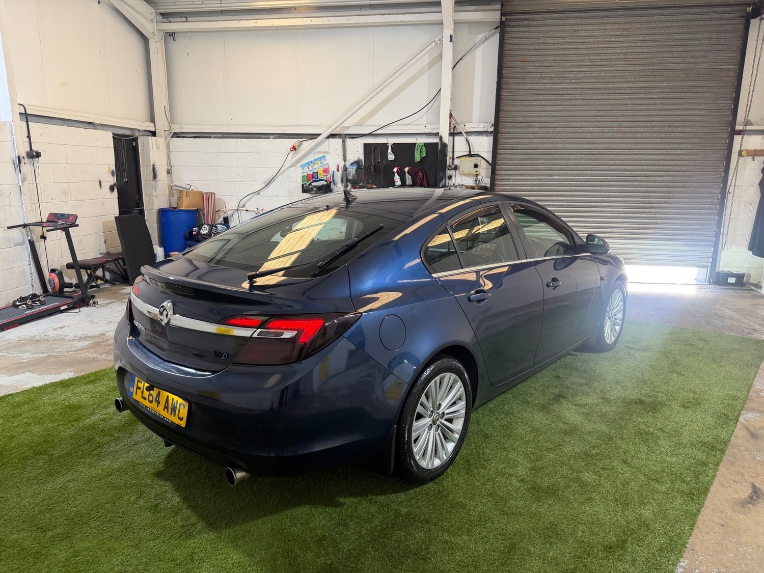 [ berth ]Vauxhall Insignia