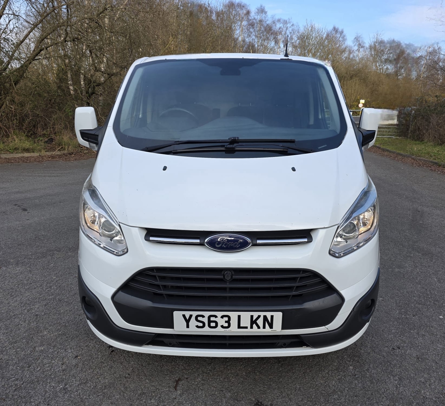 [ berth ]Ford Transit Custom