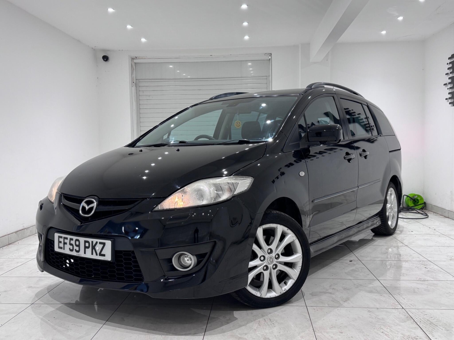 Mazda 5 2009 - Cars in Hounslow