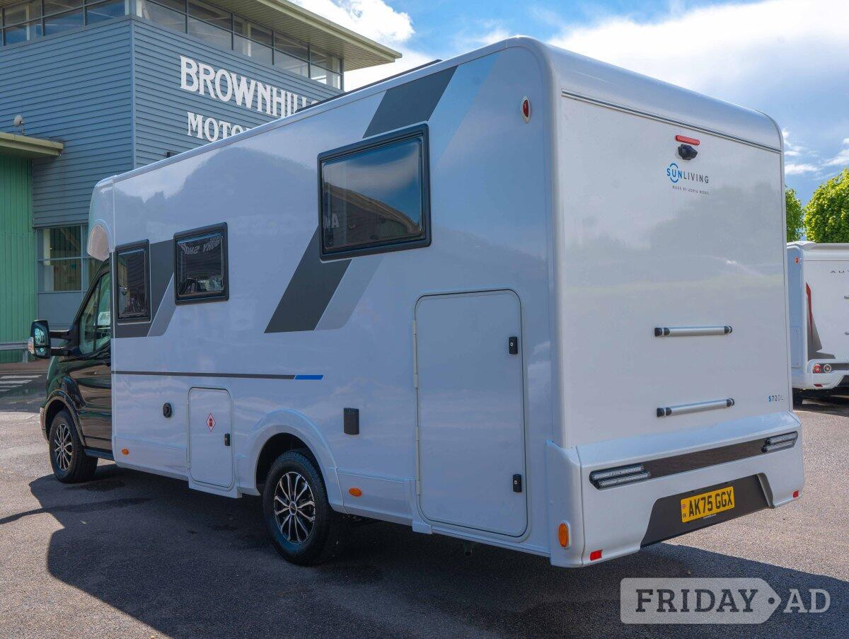[4 berth ]Sun Living S 72DL 165BHP Auto Ford 165BHP