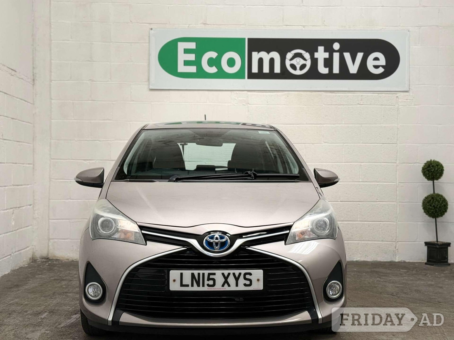 Toyota Yaris 2015 - Cars