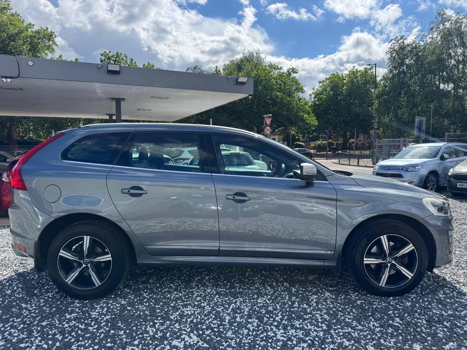 Volvo XC60 2017 - Cars in Bedford