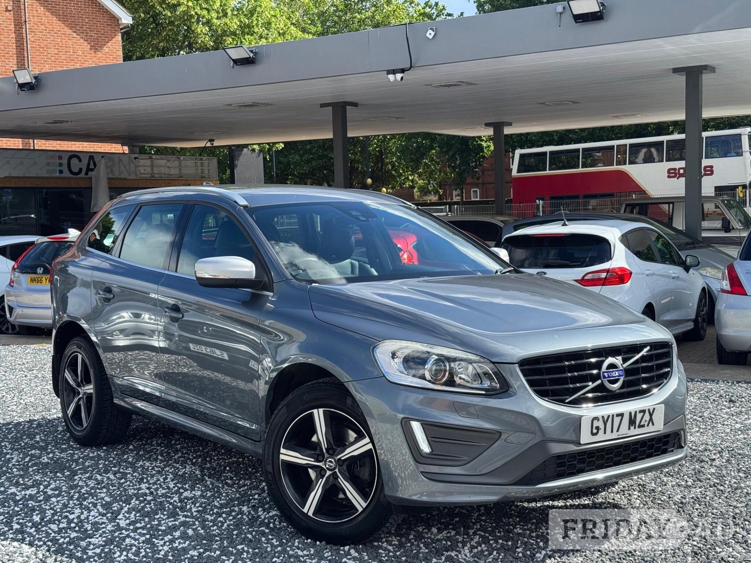 Volvo XC60 2017 in Bedford