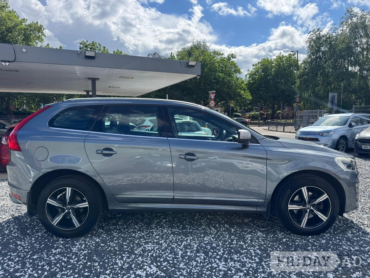 Volvo XC60 2017 - Cars in Bedford
