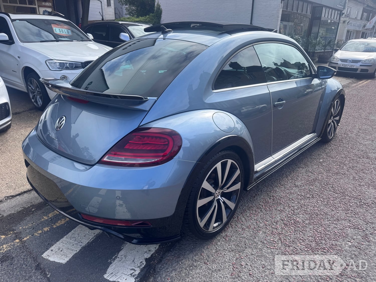 Volkswagen Beetle 2018 - Cars