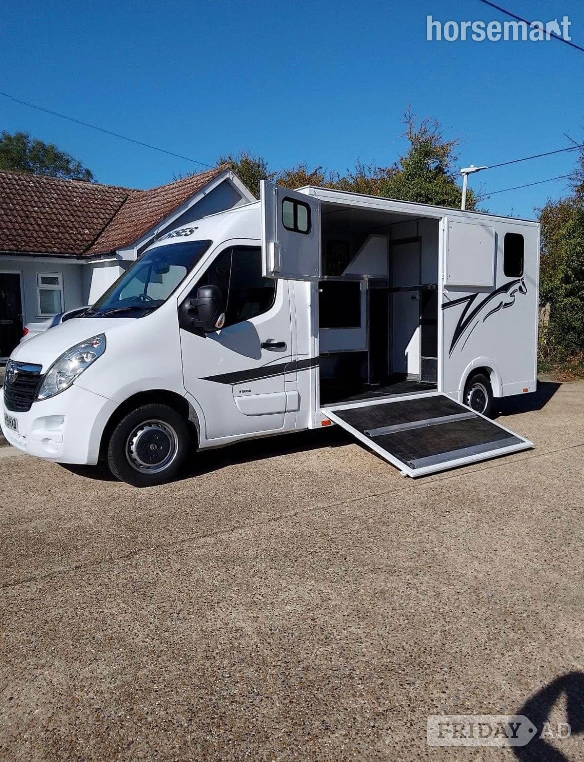 Unknown  Vauxhall Horsebox - Trailers & Horseboxes in Bowers Gifford