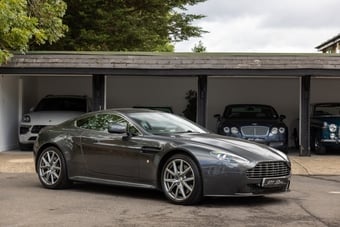 Aston Martin Vantage 2012
