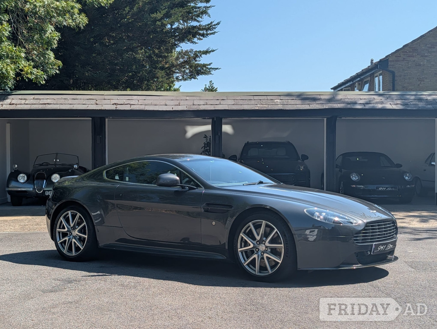 Aston Martin Vantage 2012 in Bromley