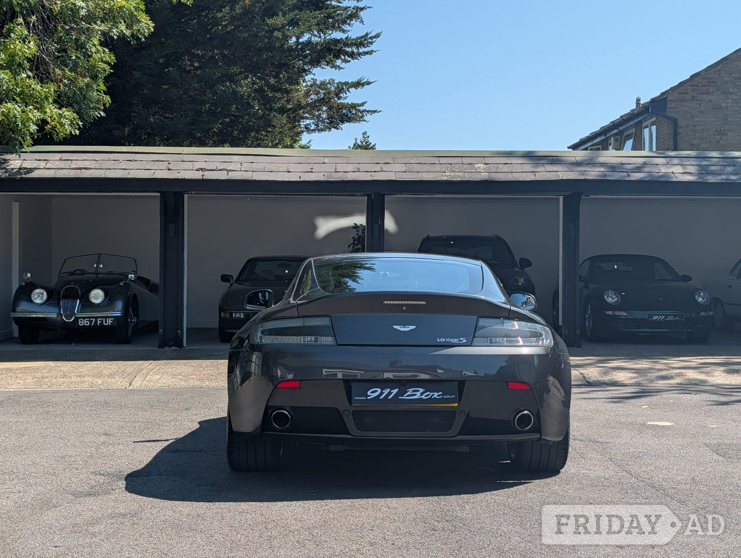 [ berth ]Aston Martin Vantage