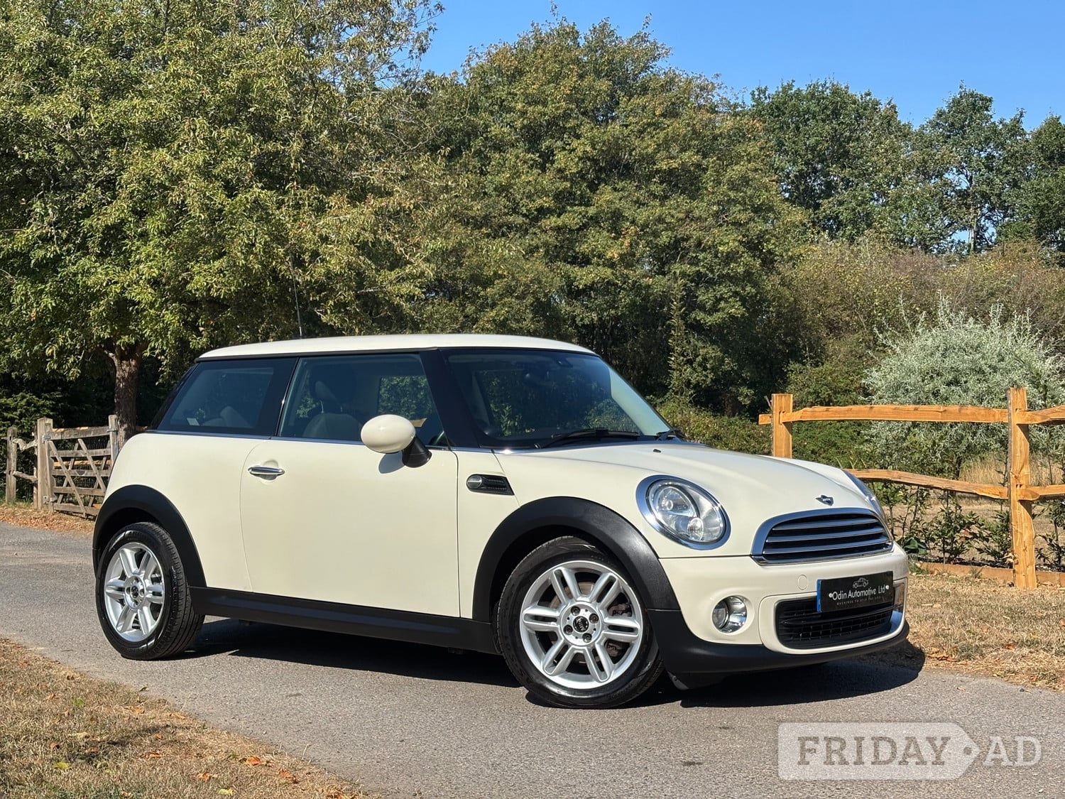 Mini Hatch 2013 - Cars in Dorking