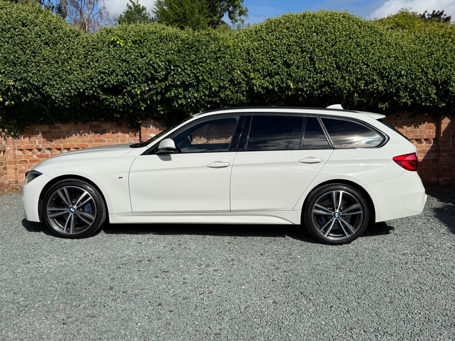 BMW 3 Series 2015 - Cars in Newark