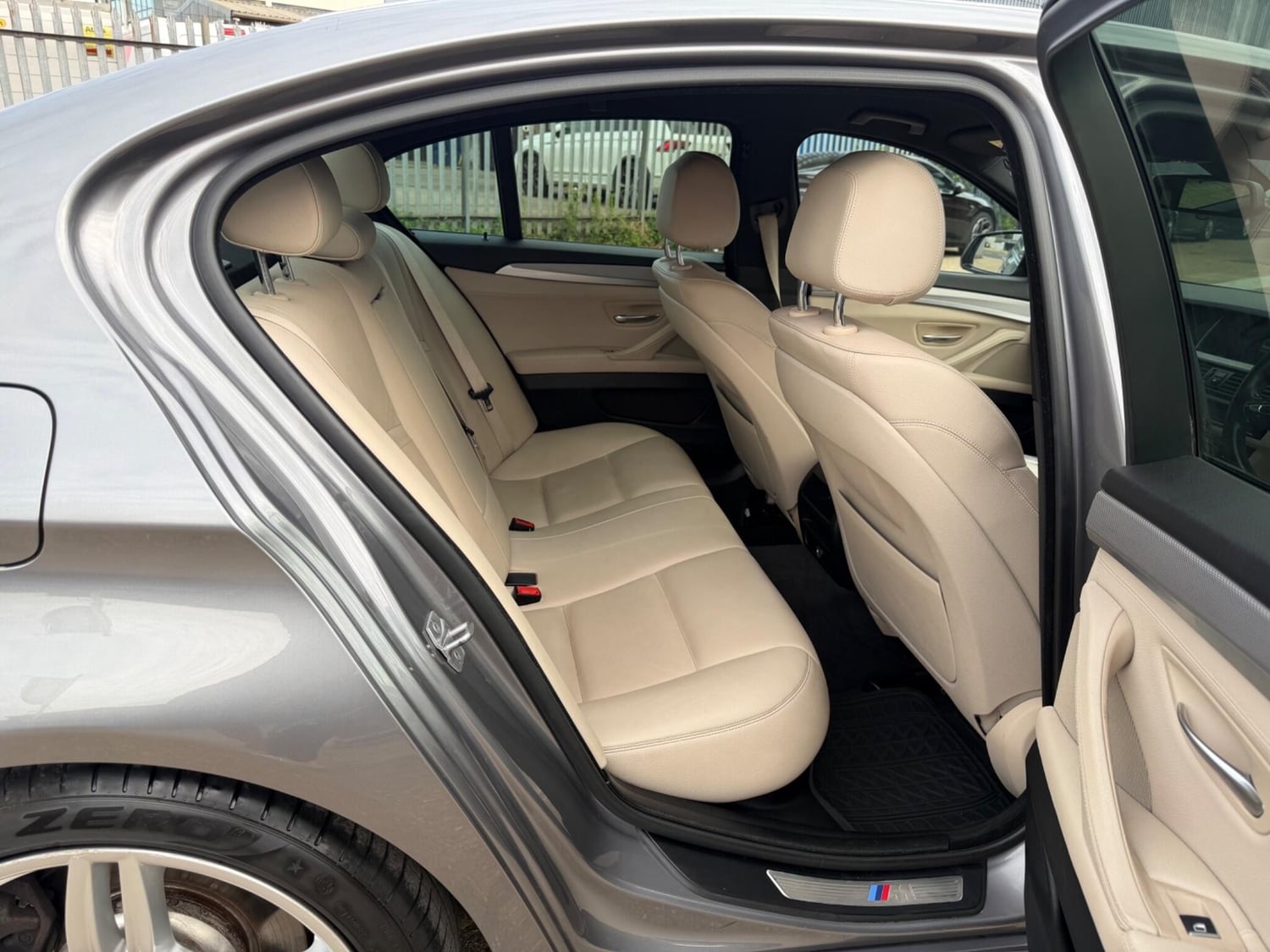 [ berth ]BMW 5 Series