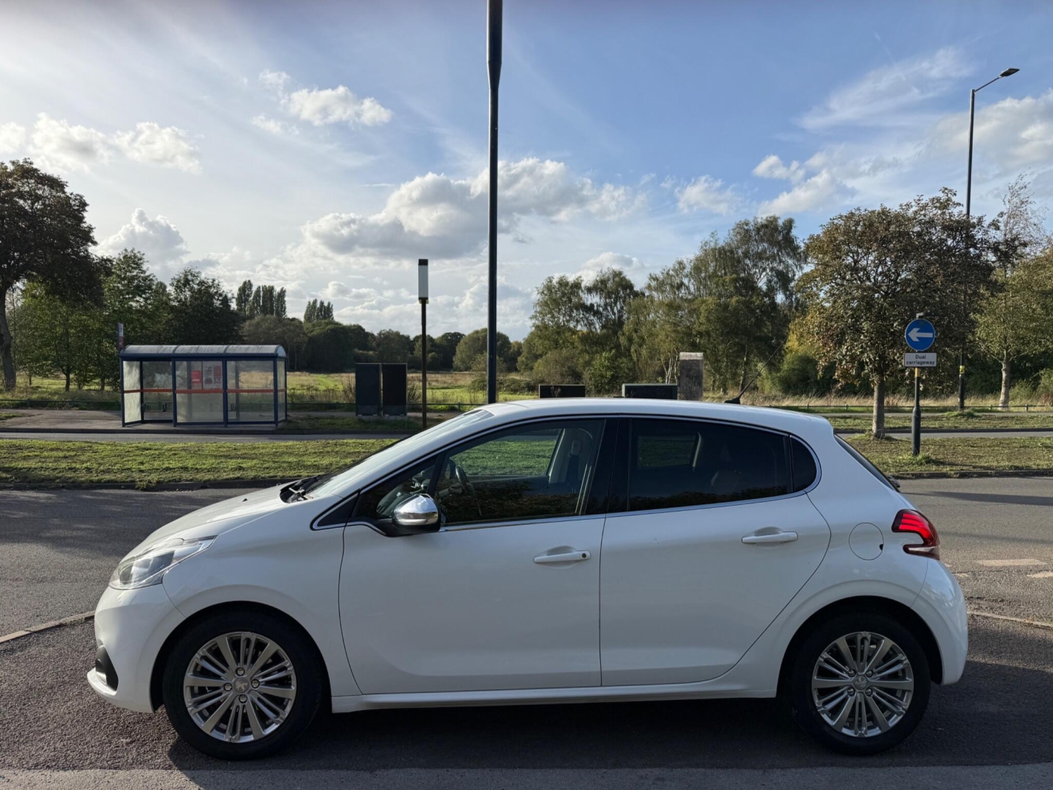 Peugeot 208 2017 - Cars