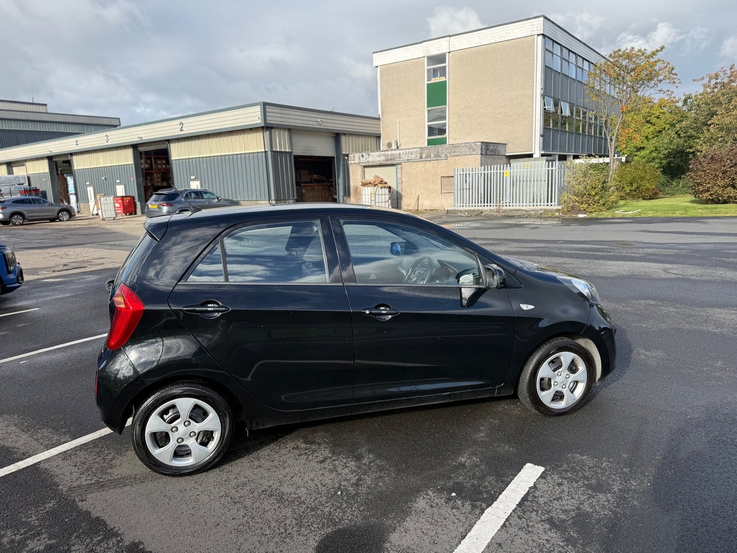 Kia Picanto 2011 - Cars in Livingston