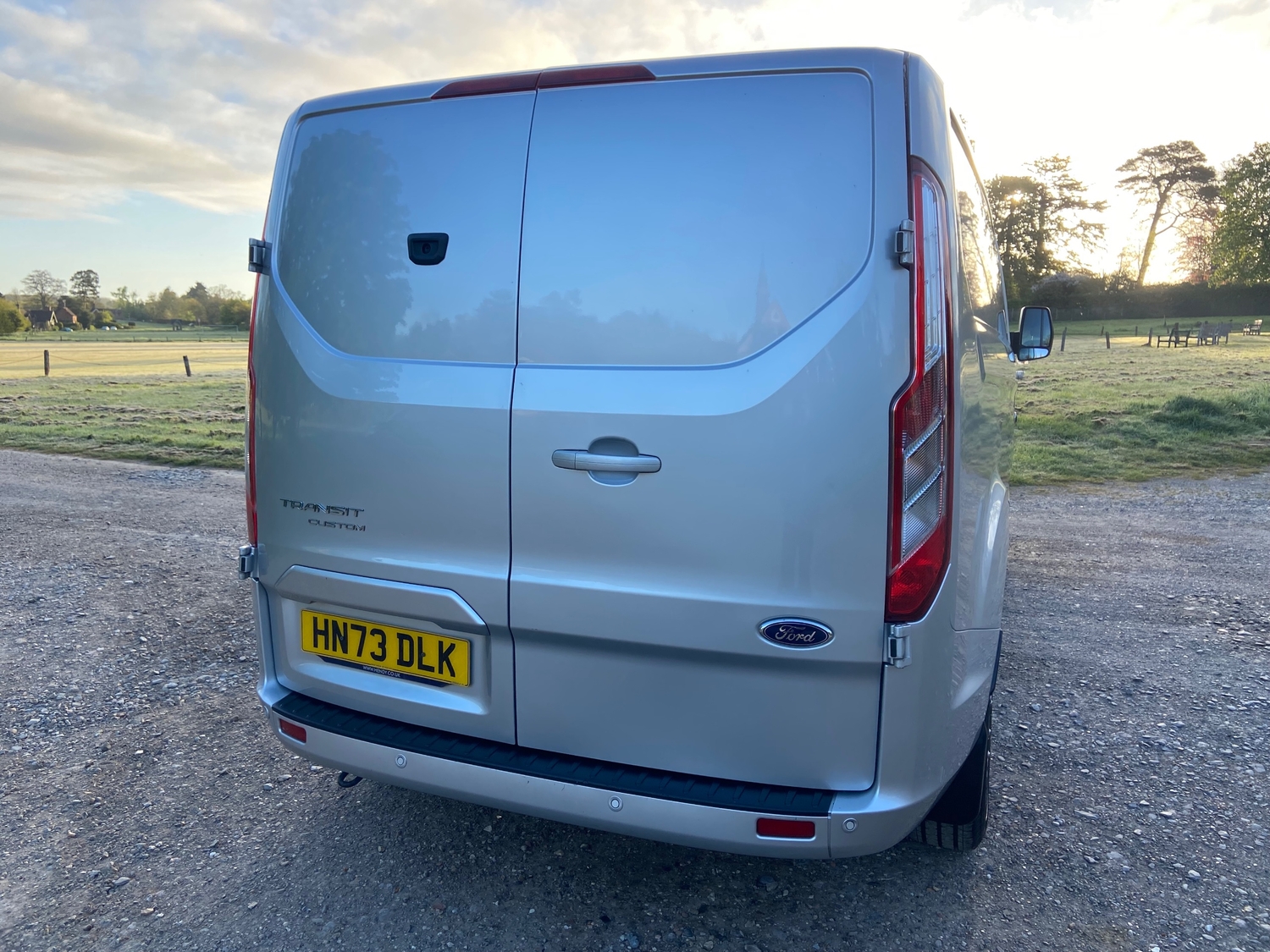 [ berth ]Ford Transit Custom