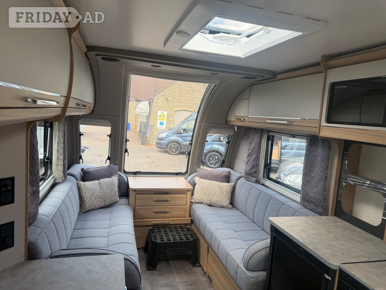 [ berth ]Bailey Unicorn Seville