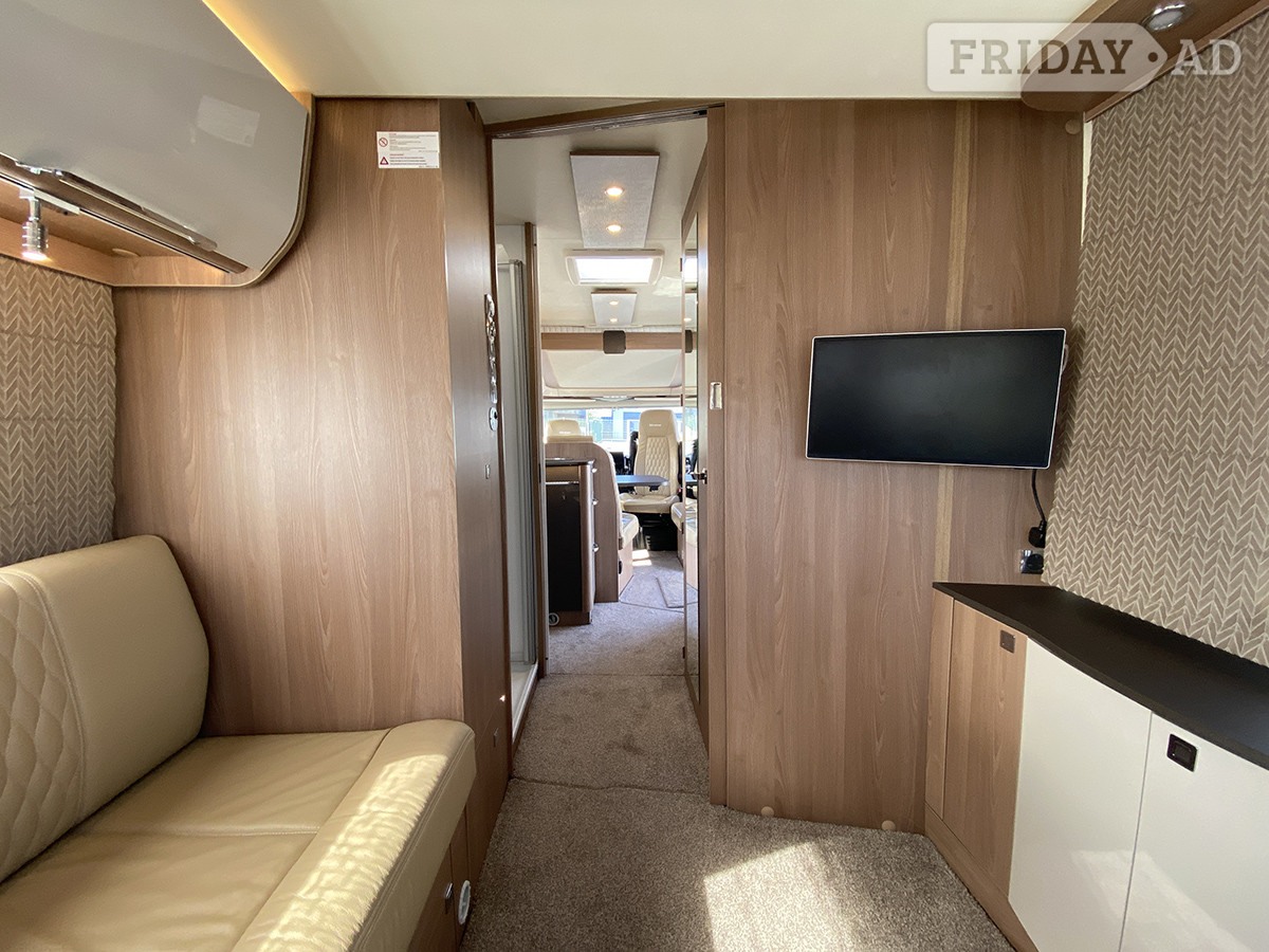 [4 berth ]Burstner Ixeo I 744