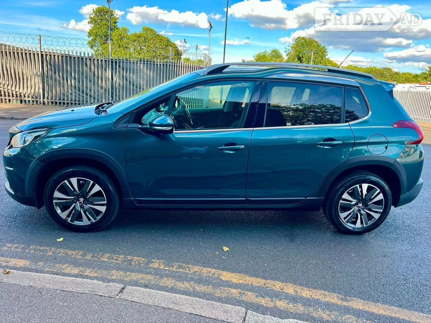 Peugeot 2008 2019 - Cars