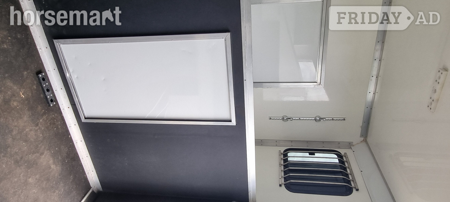 National  Peugeot Horsebox - Trailers & Horseboxes in Oldham