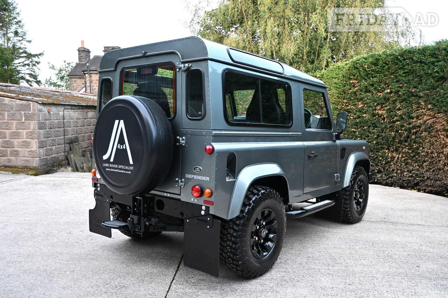 Land Rover Defender 90 2015 - Cars