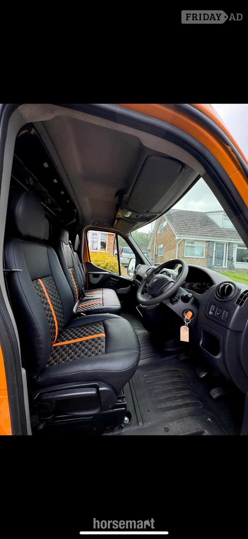 [ berth ]Equi-Sport Renault Master