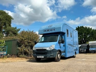 Peper Harow Trophy Twin LWB Iveco Horsebox